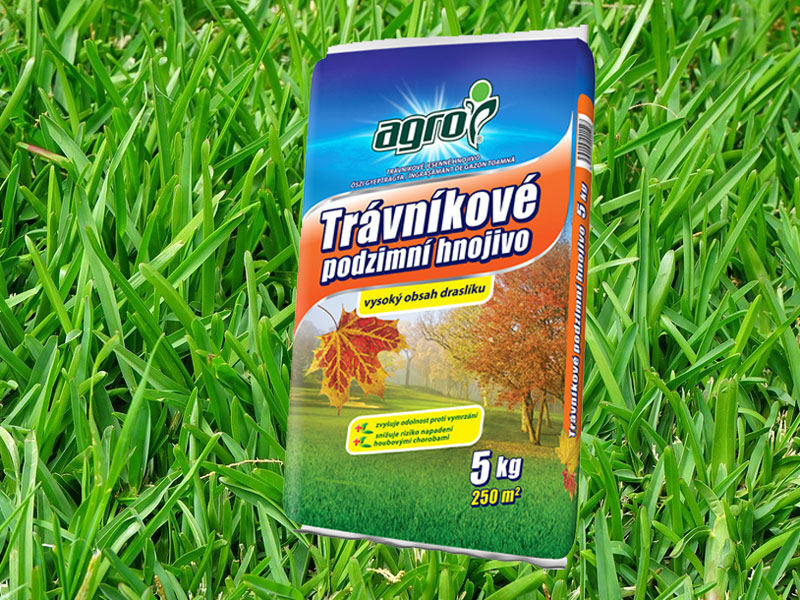 Podzimní hnojení trávníku