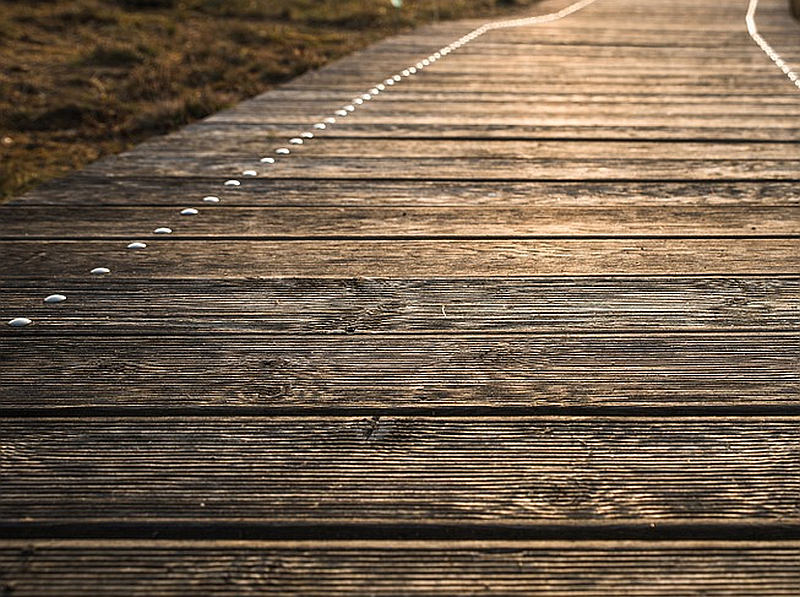 Údržba dřevěné venkovní podlahy (PIXABAY)