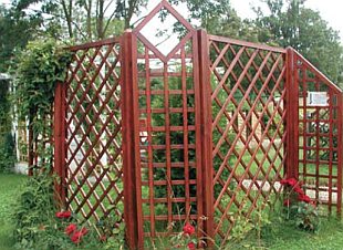 Mříže v zahradě (VLADEKO)